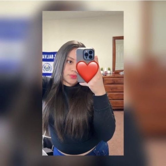 Profile Picture of Daniela Garzona (@dgarzona6) on Poshmark
