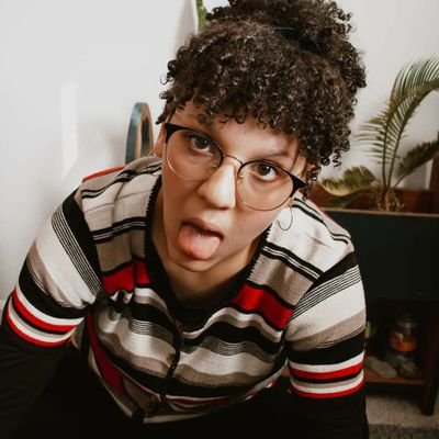 Profile Picture of Athena Stephens (@athenathealien) on Twitter