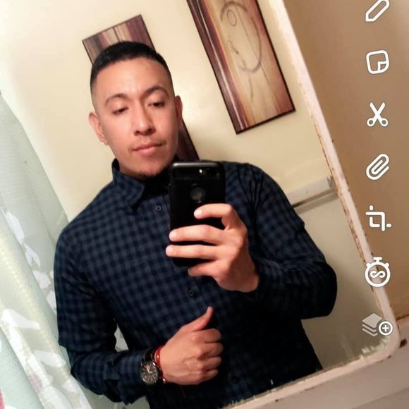 Profile Picture of Felipe Gonzalez (@felipegnzlz698) on Poshmark