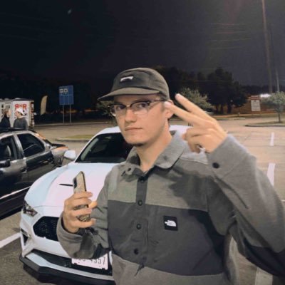 Profile Picture of Epipen Plug (@Powers7Aaron) on Twitter