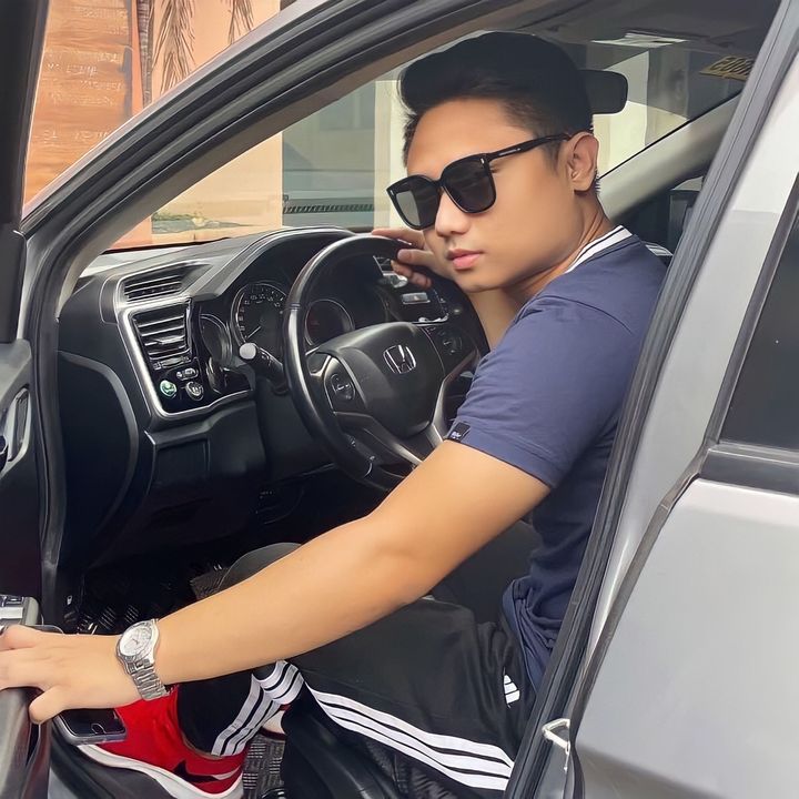 Profile Picture of James (@@jamesulrich) on Tiktok