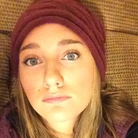 Profile Picture of Jaclyn Phillips (@jphillips15) on Poshmark