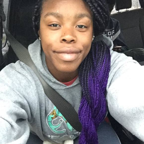 Profile Picture of Rolanda Dixon (@rorodee123) on Poshmark