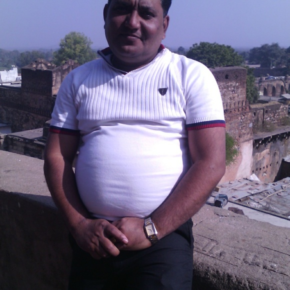 Profile Picture of Anil Yadav (@ay8303584) on Poshmark