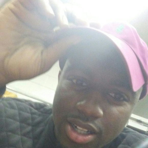 Profile Picture of Larry Samuels (@trackstarlarry) on Poshmark