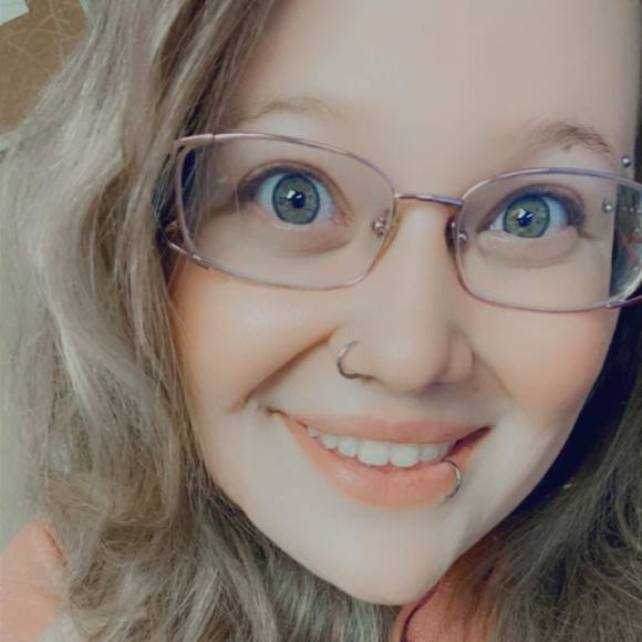 Profile Picture of Saleen Stringfellow (@0saleen0) on Poshmark