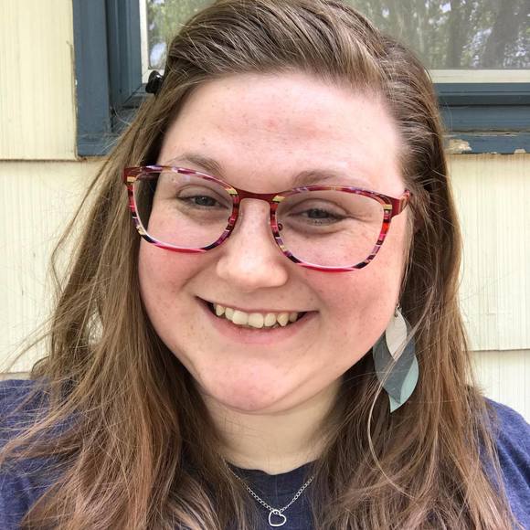 Profile Picture of Taylor Lafave (@talafave) on Poshmark