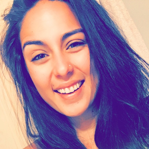Profile Picture of Brianna Tuckey (@btuckss) on Poshmark