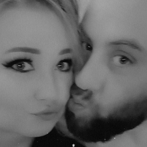 Profile Picture of Amy Tichinel (@art0305) on Poshmark