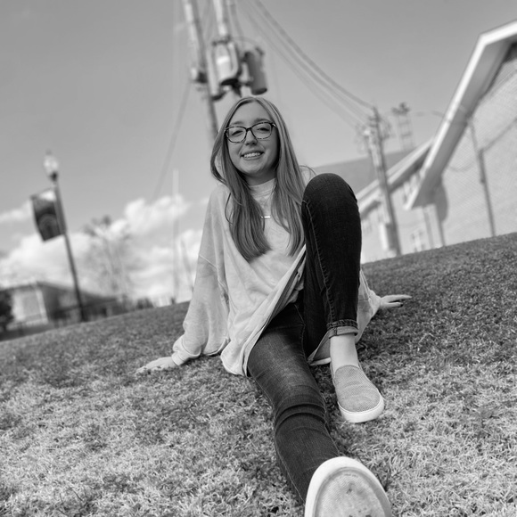 Profile Picture of Haley Franklin (@haleyfrank_) on Poshmark
