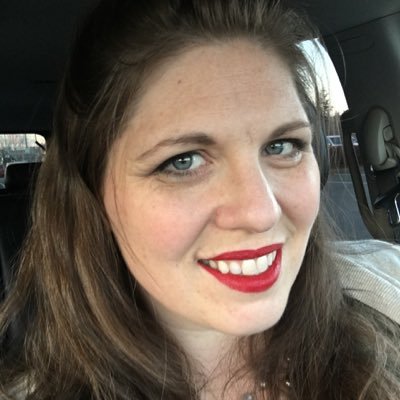Profile Picture of Lorinda Davis (@LaurelPoppyPine) on Twitter
