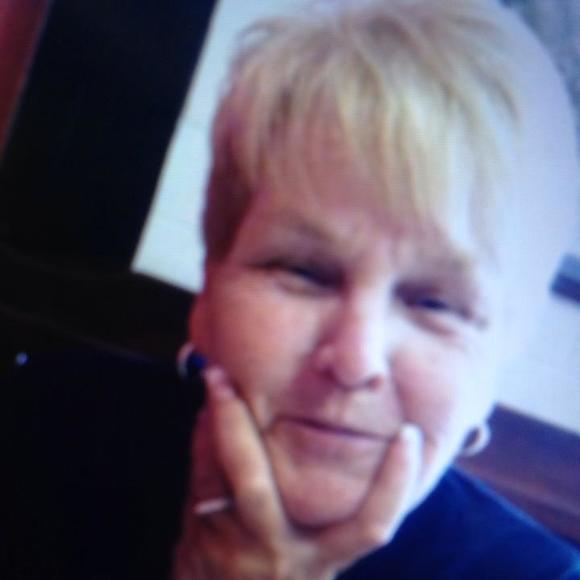 Profile Picture of Nancy Perl (@tammiecoulter) on Poshmark