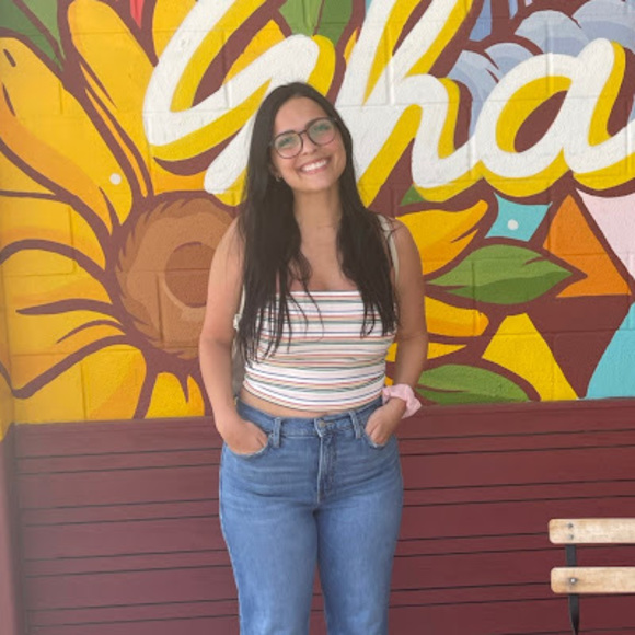 Profile Picture of Alexis Galley (@abwiener21) on Poshmark