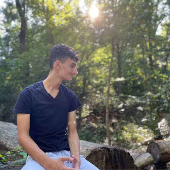 Profile Picture of Gabriel Shalomov (@gabrielash2530) on Poshmark