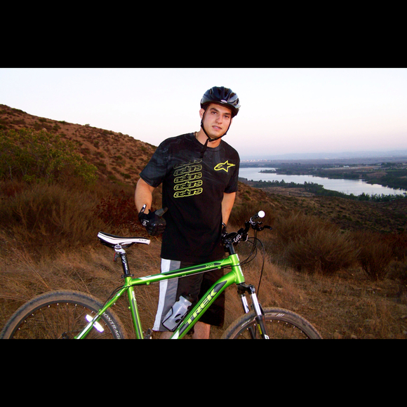 Profile Picture of Walter Campos (@wal_cam) on Poshmark