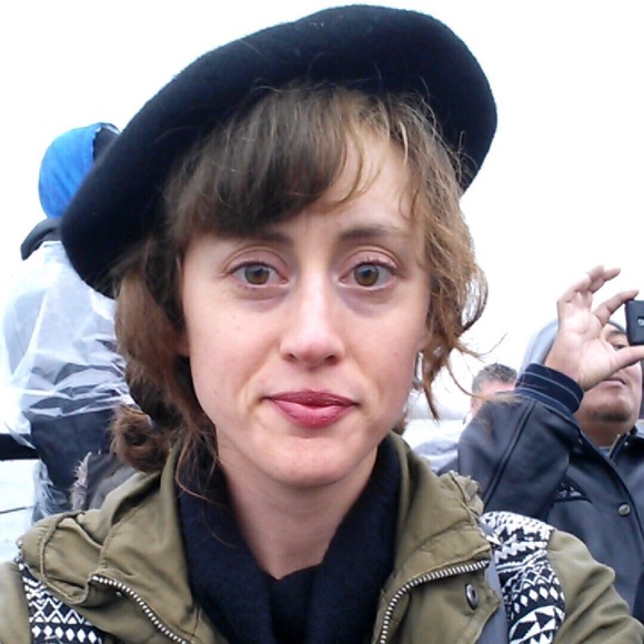Profile Picture of Courtney Case (@naturalcase) on Poshmark