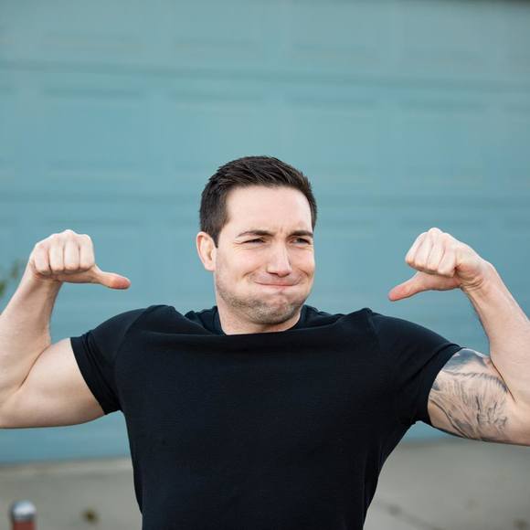 Profile Picture of Kevin Knowles (@kyvynk) on Poshmark