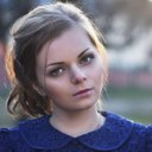 Profile Picture of Edna Andrews (@ednaandrews869) on Poshmark