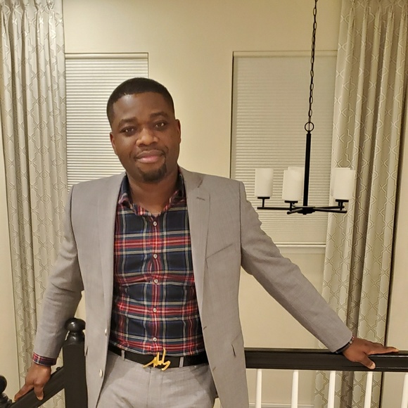 Profile Picture of Lionel Essim (@verygood80) on Poshmark