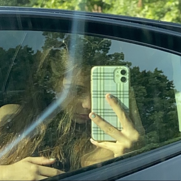 Profile Picture of Jaelyn Bogdanowicz (@jaelynpaige33) on Poshmark
