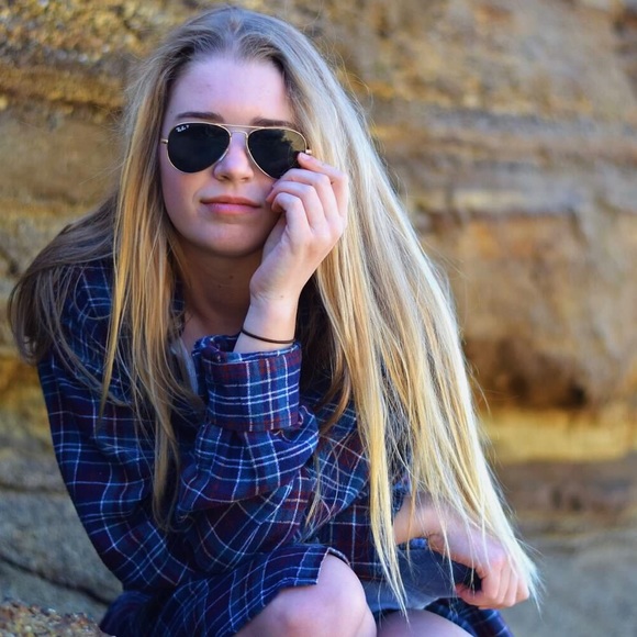 Profile Picture of Kat Panasuk (@katrinapanasuk) on Poshmark