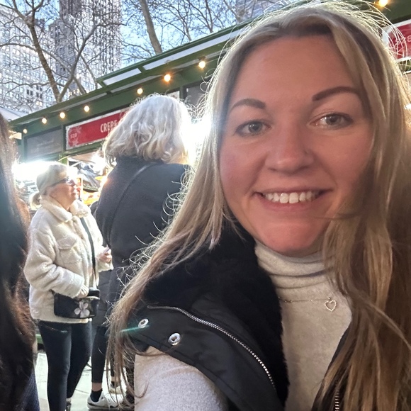 Profile Picture of Melissa Rubel (@mrubel622) on Poshmark