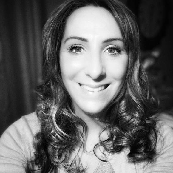 Profile Picture of Magie Thivierge (@1magiemay) on Poshmark