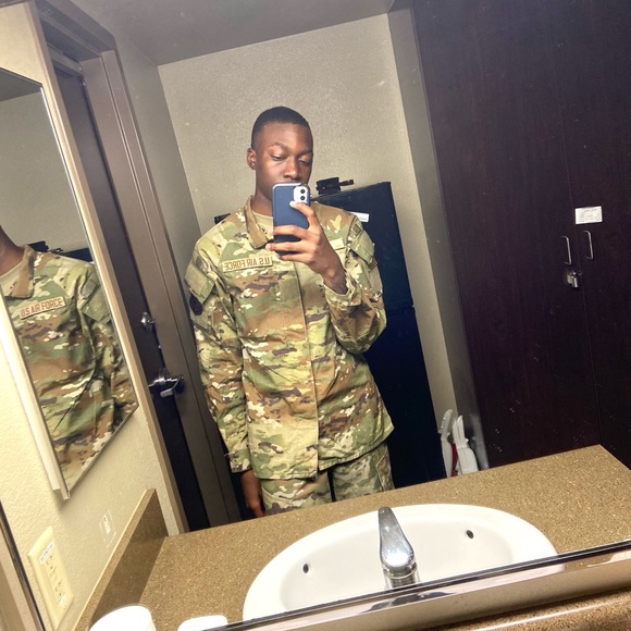 Profile Picture of Brandon Epps (@brandonepps22) on Poshmark