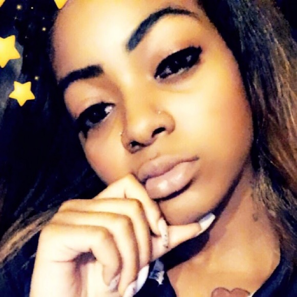 Profile Picture of Carliesha Patterson (@0nly1lee) on Poshmark