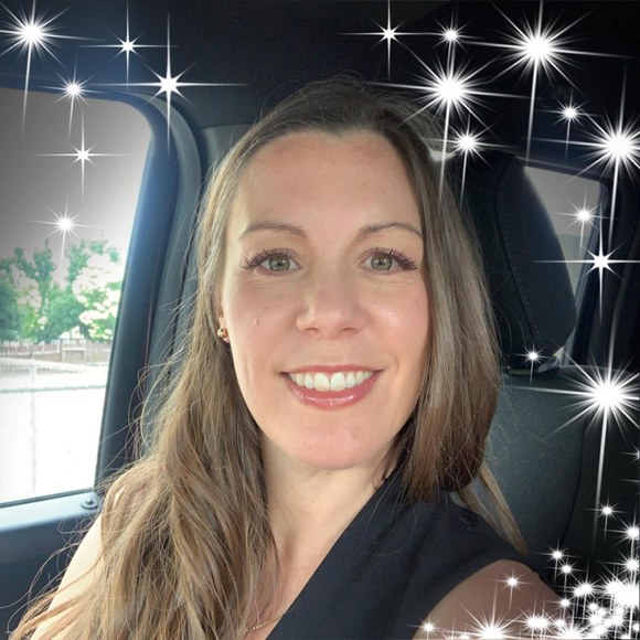 Profile Picture of Megan Hoard (@megantreen) on Poshmark