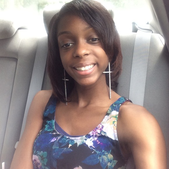 Profile Picture of Jasmine Pratt (@jasmine_denise) on Poshmark