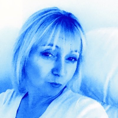 Profile Picture of Claire Sayers (@clairebachelor) on Twitter