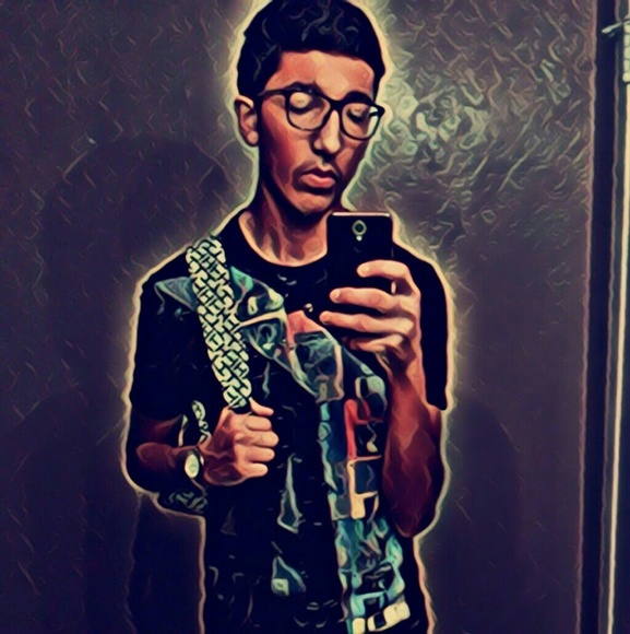 Profile Picture of Daniel Huitron (@danielbiml7) on Poshmark