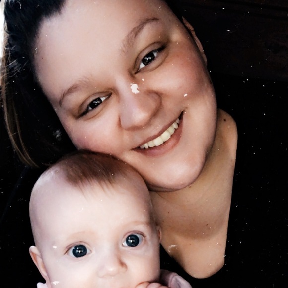 Profile Picture of Erica Fabus (@ericafabus) on Poshmark