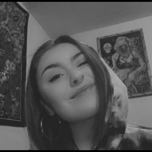 Profile Picture of Ruby Northrup (@rubynorthrup) on Poshmark