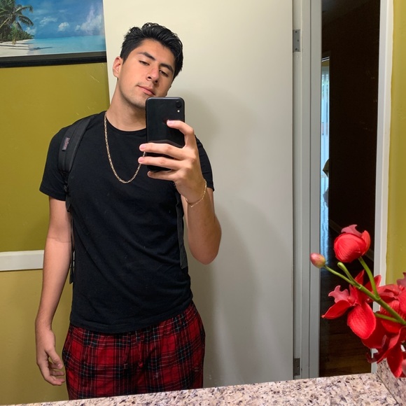 Profile Picture of Jairo Chavez (@jjairochavezz) on Poshmark