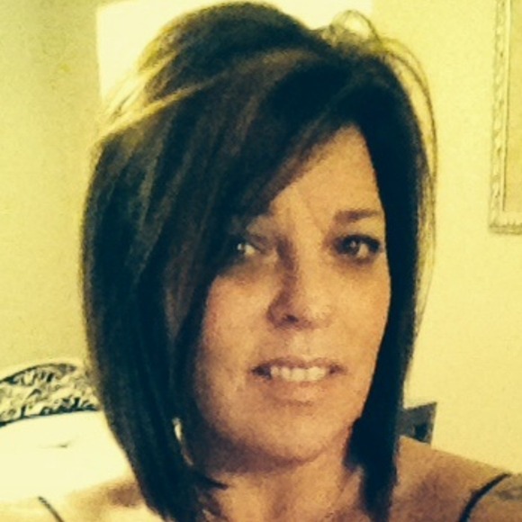 Profile Picture of Michelle Brannon (@nurse247) on Poshmark