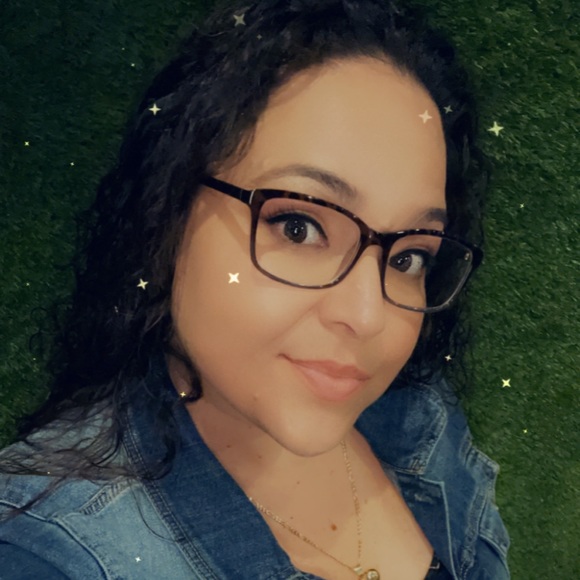 Profile Picture of Cindy Tavarez (@ctloka143) on Poshmark