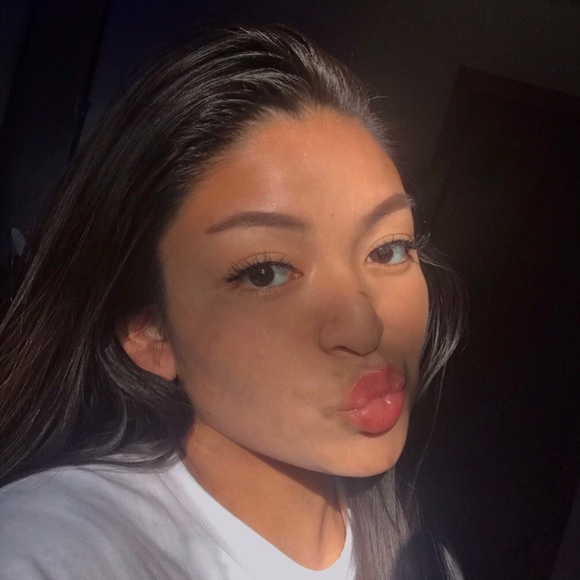 Profile Picture of Autumn Upshaw (@aupshaw1) on Poshmark