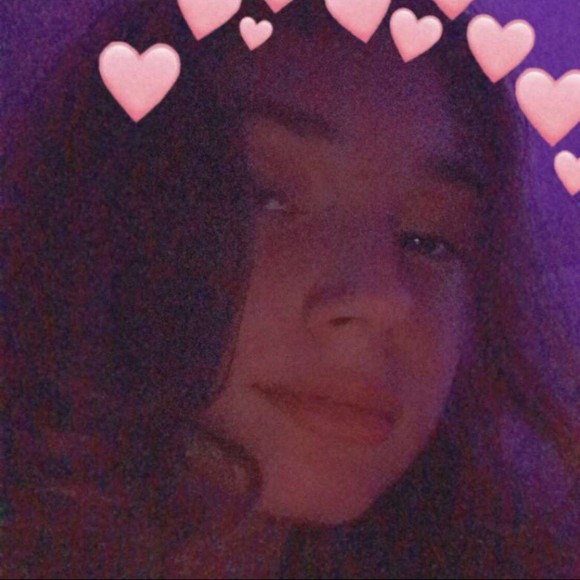 Profile Picture of Evie Felps (@eviefelps) on Poshmark