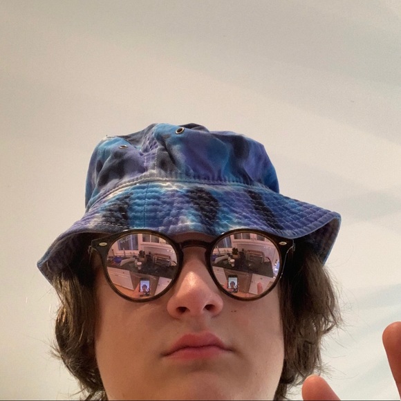 Profile Picture of Chaddwick Buenting (@chaddwixk) on Poshmark