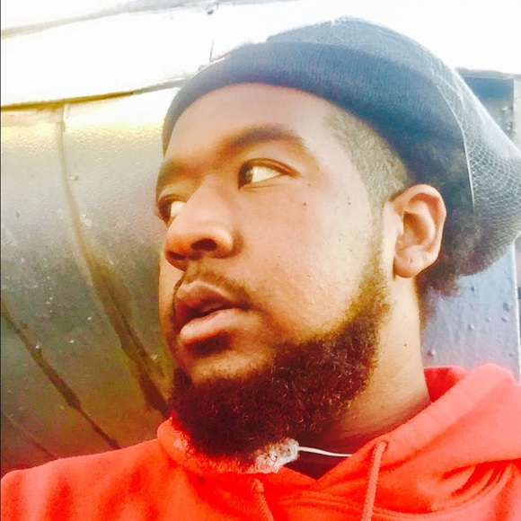 Profile Picture of Sean Hicks (@skrilladoright) on Poshmark
