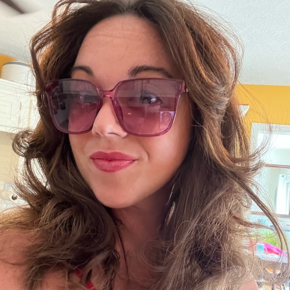 Profile Picture of Jacqueline Stepp (@jacquicstepp) on Poshmark