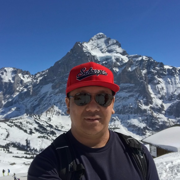 Profile Picture of Andrew Ku (@kubaru) on Poshmark