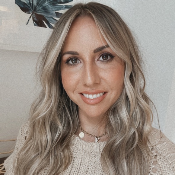 Profile Picture of Monica Gerberding (@monicag126) on Poshmark