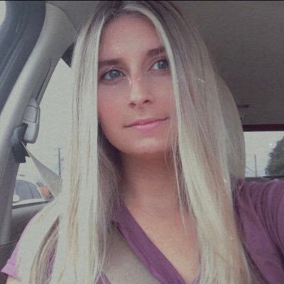 Profile Picture of Lynn Rose Schneider (@LynnieThePoohx3) on Twitter