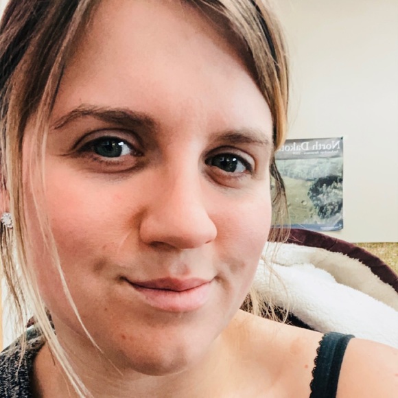 Profile Picture of Meg Moscarello (@mmoscarello123) on Poshmark