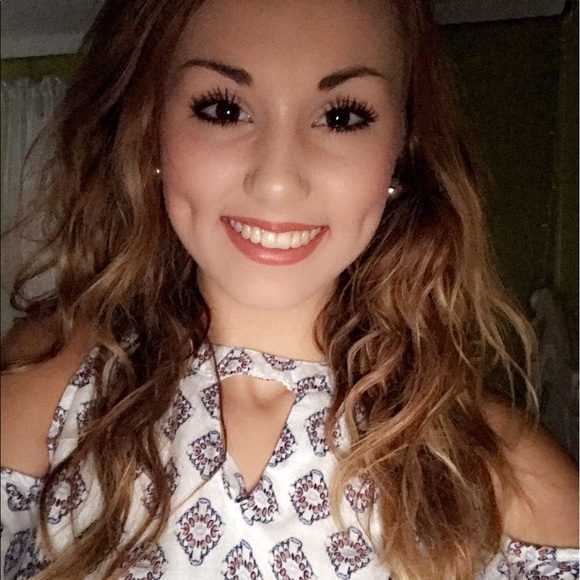 Profile Picture of Kaley Carter (@kaleyec1) on Poshmark