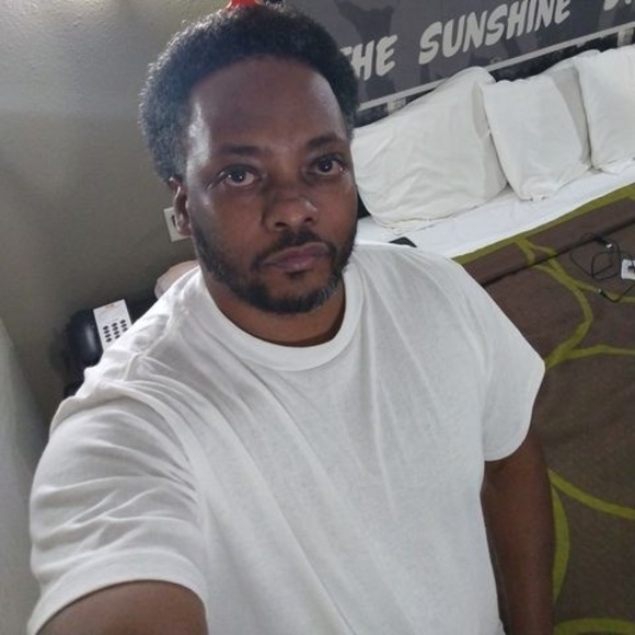 Profile Picture of Edward Hooper (@edwardhooper) on Poshmark