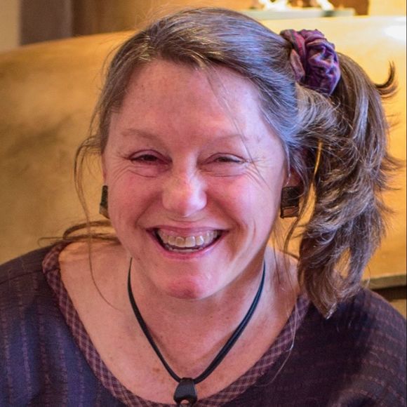 Profile Picture of Joan Duncan (@jdtaos) on Poshmark